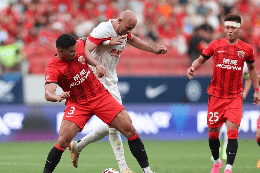 原创            0-1！上海海港拉胯，成都蓉城逆境绝杀，25场不败，武磊遭遇碰瓷（上海海港阵容名单）