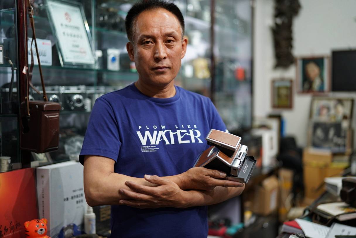 哈市王永林:少年苦练车技,却成江湖魔术师,喜欢收藏图片和相机_演出