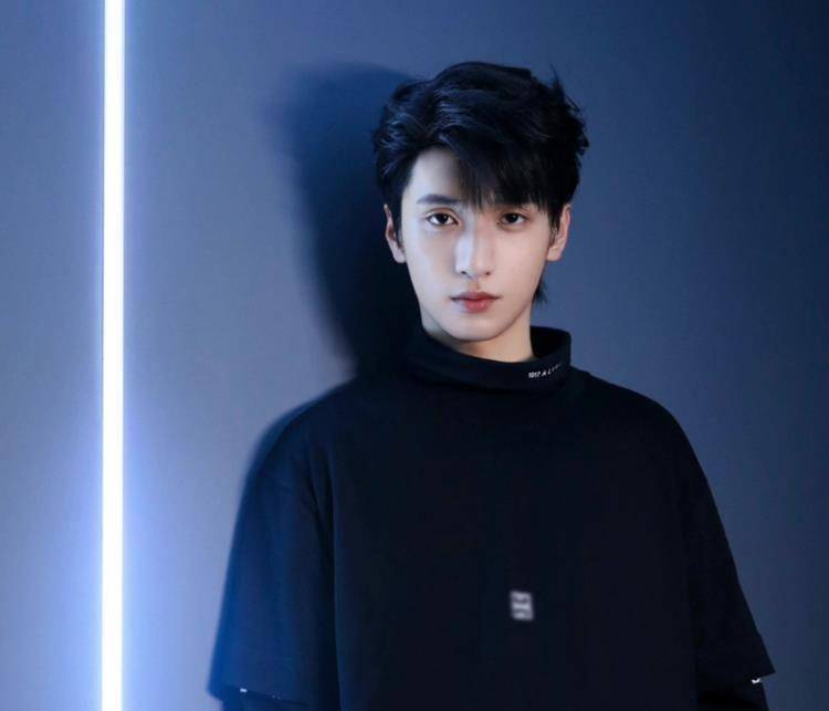 高考成绩新鲜出炉,严浩翔成绩还行,北电艺考够呛?_公司_表演_加拿大