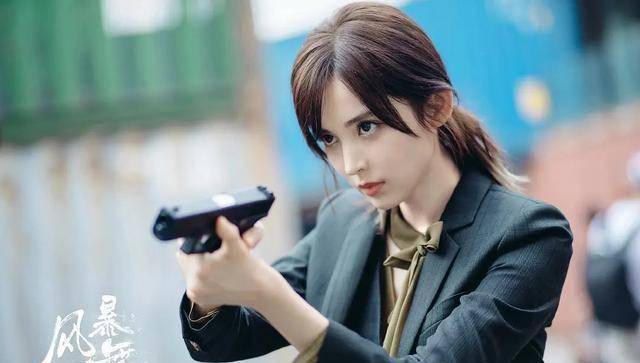 古力娜扎《风暴舞》演技有进步!王姬与美貌女儿同台亮相飚演技!