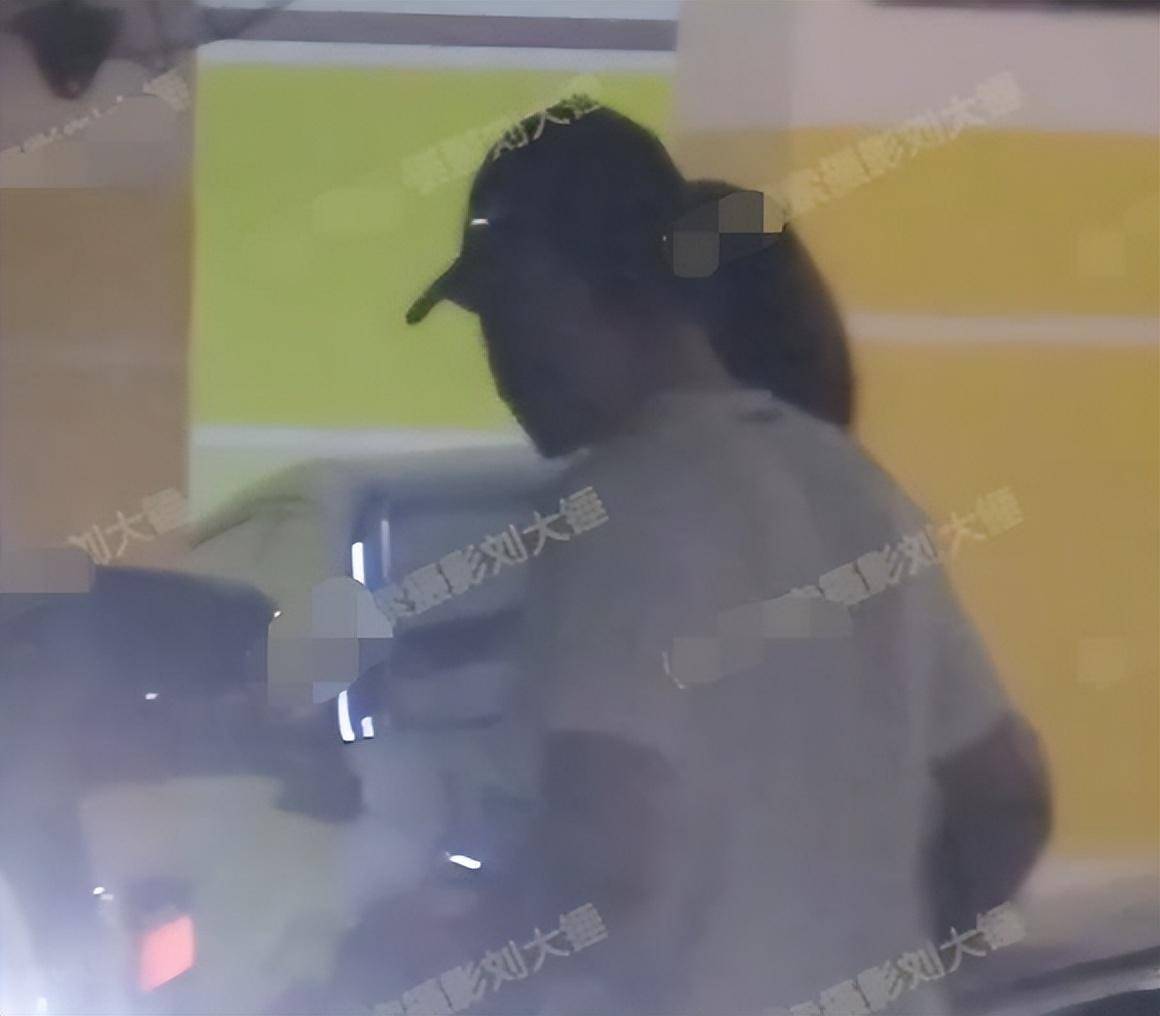 原创
            黄晓明又换对象了？前绯闻对象还没结束，又来一个赵仕瑾！5