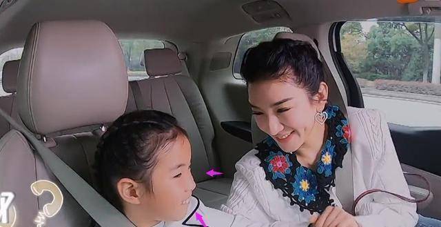 黄奕8岁女儿终露正脸,五官像极黄毅清,对黄奕约会对象太害羞_父亲