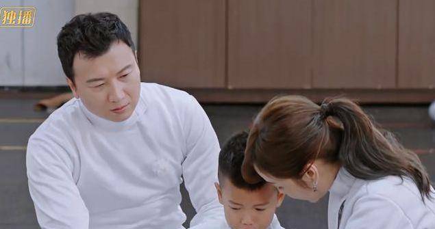 好爸爸黄柏俊"教子无方",侯佩岑母女难辞其咎!_孩子_林月云_儿子