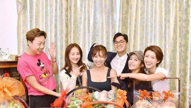 何雁诗郑俊弘大聘排场隆重蔡思贝陈滢赖慰玲现场起哄_祝福_fred_因为