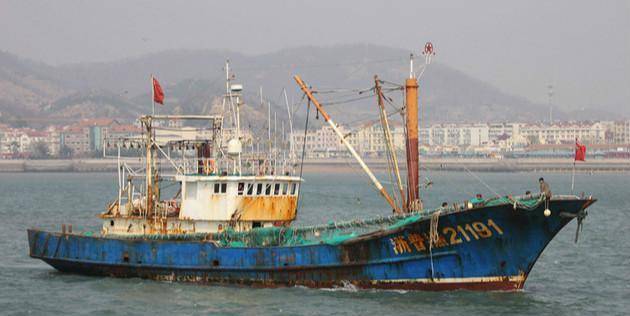 鲁荣渔2682号事件,11人杀22名同伴,靠岸后每人单独坐一辆警车_刘贵夺