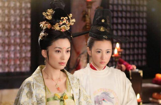 目的不是为了给丈夫添一位妃嫔,而是为了帮助上官婉儿脱离奴婢身份,让