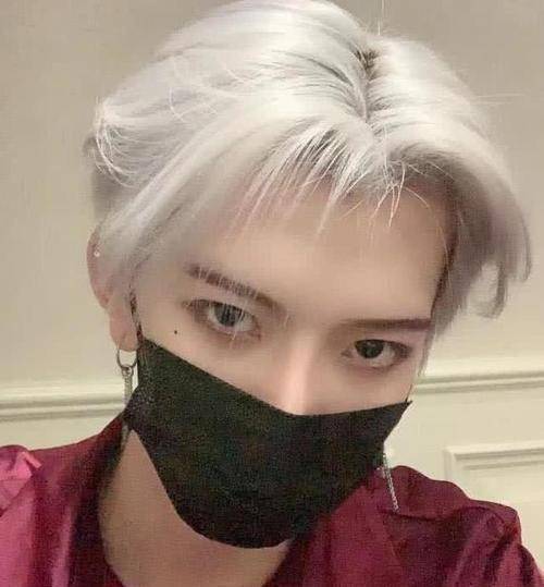 七鹤大人辟谣"鸭嘴兽"传闻,摘下口罩力证颜值,粉丝:勉强及格_网络