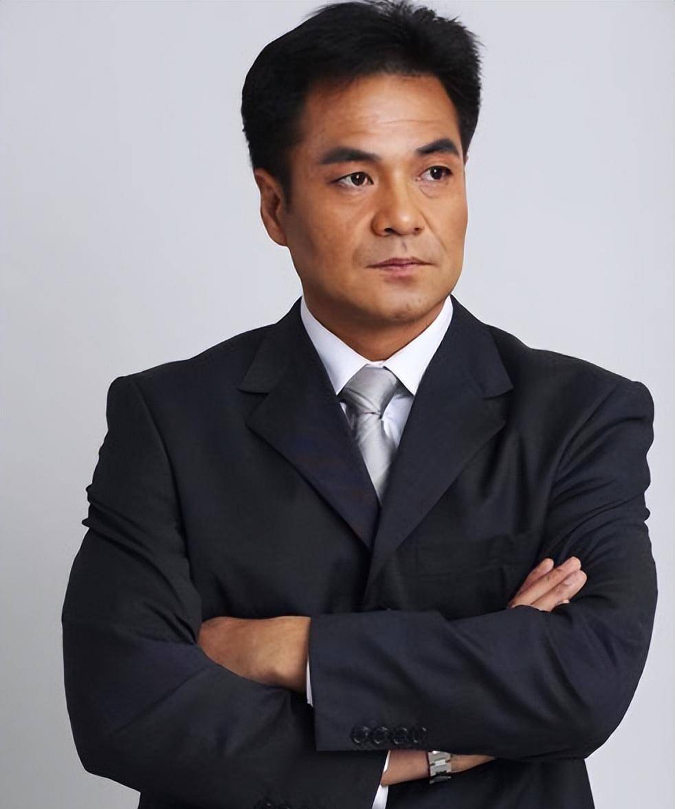 尤勇智:一位专心拍戏的好演员,与爱妻相爱多年,58岁仍无子女_许晴