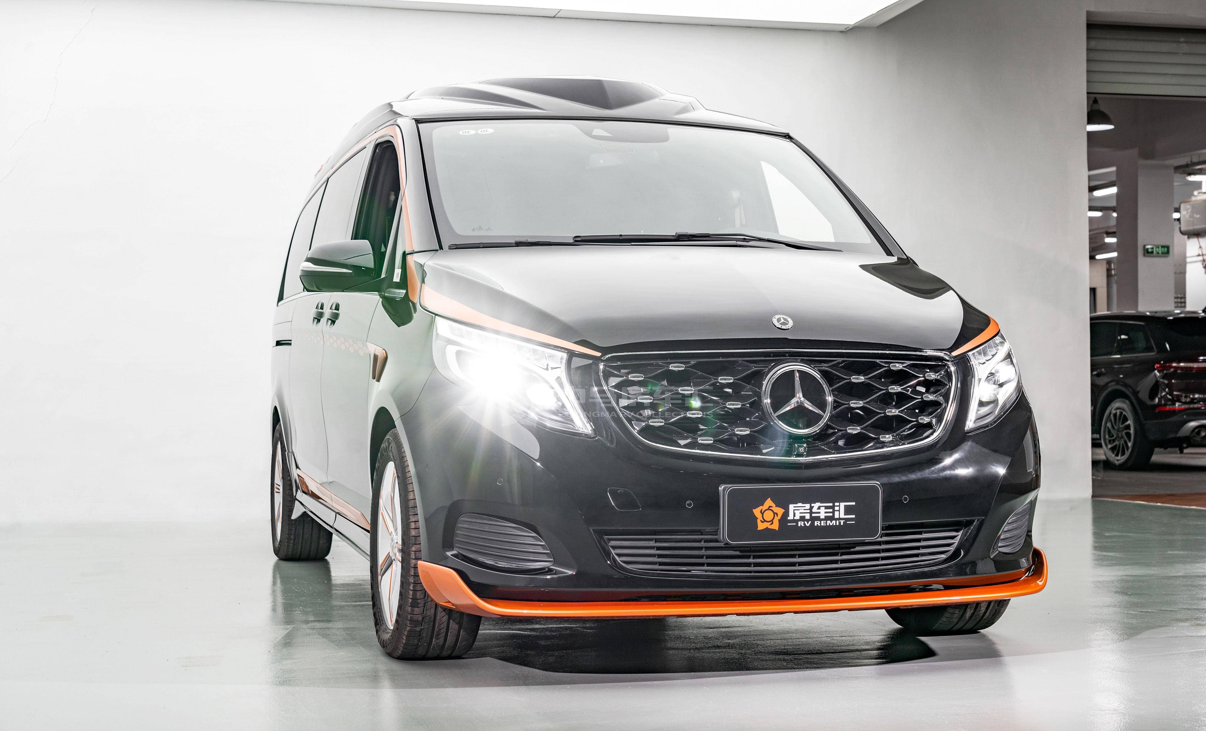 外观方面,23全新傲旋大白鲨商务车,采用鲨鱼腮式灵动