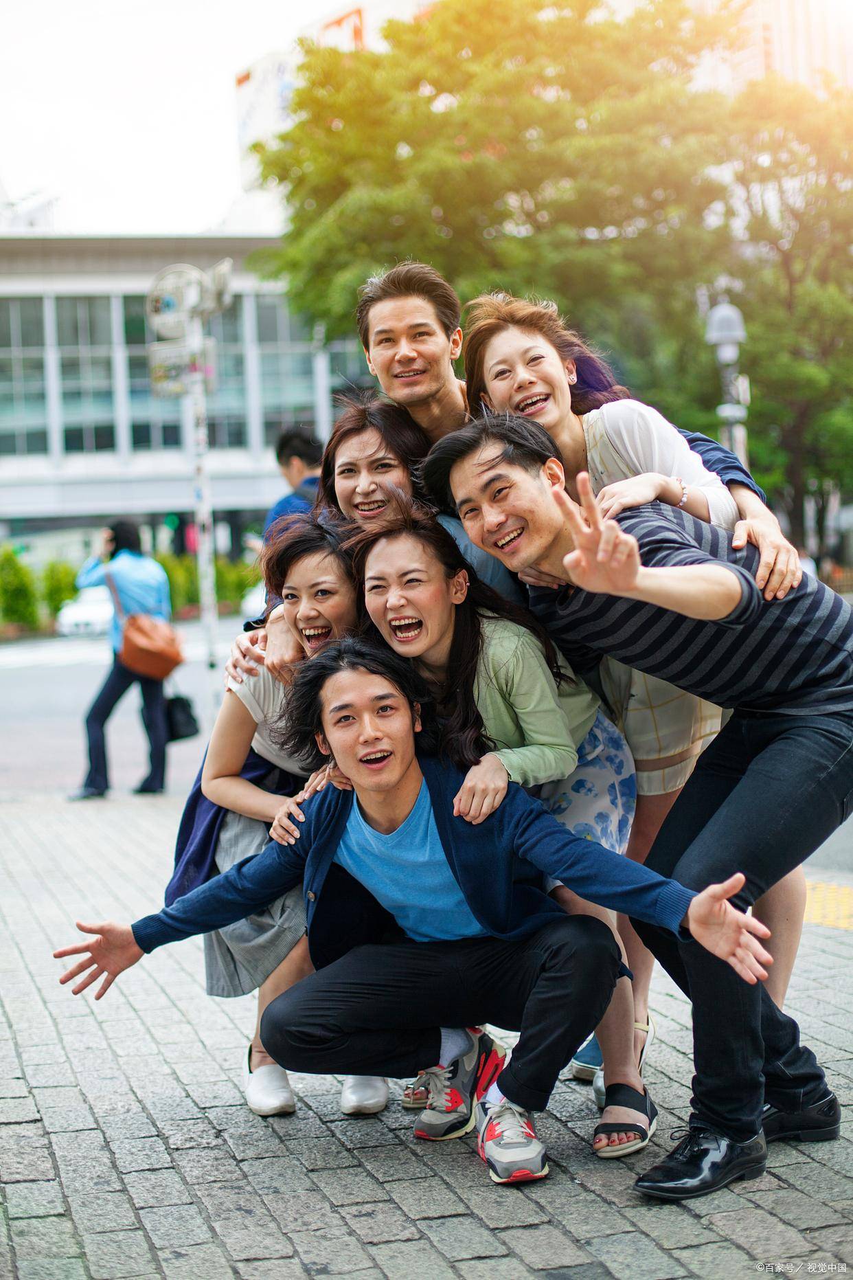 多人合照怎么拍才能突出大家的美?_情况_自然_镜头