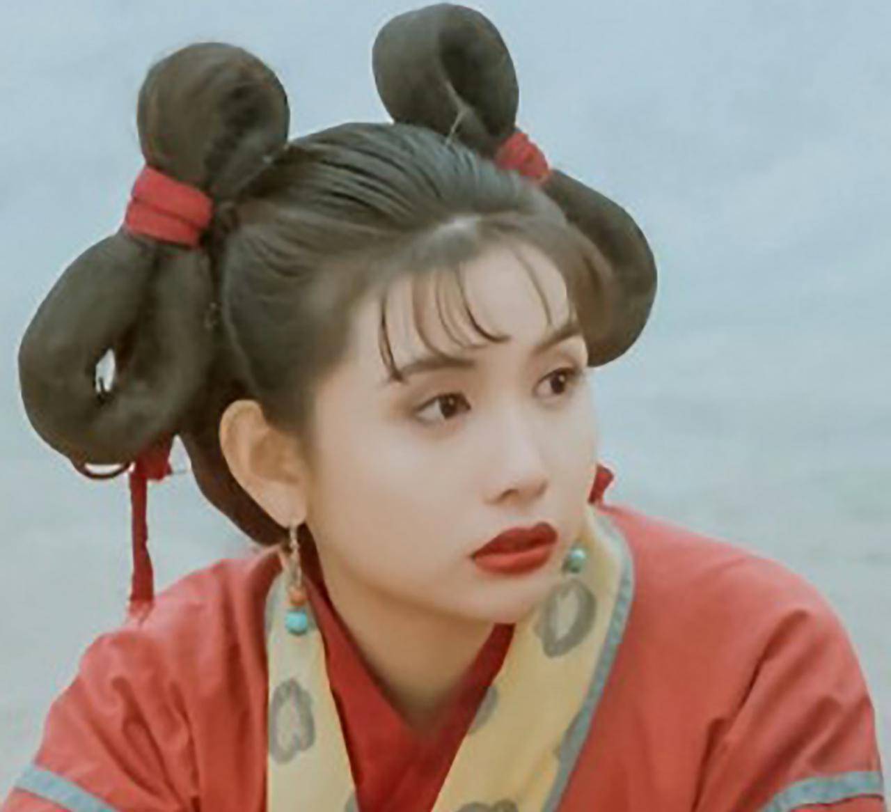 《倚天屠龙记之魔教教主》中邱淑贞饰演的小昭,《笑傲江湖》中林青霞