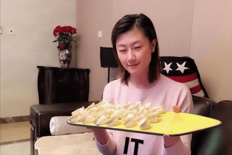 丁宁坦言绝不嫁富豪,就喜欢何润东这一款!_打乒乓球_因为_母亲