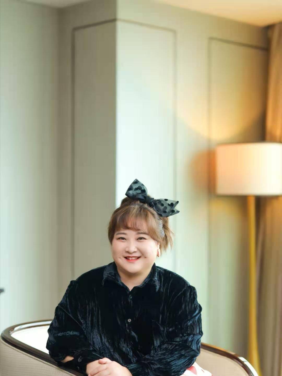 贾玲复古造型,还有谁没看过玲玲子的这套复古look吗?