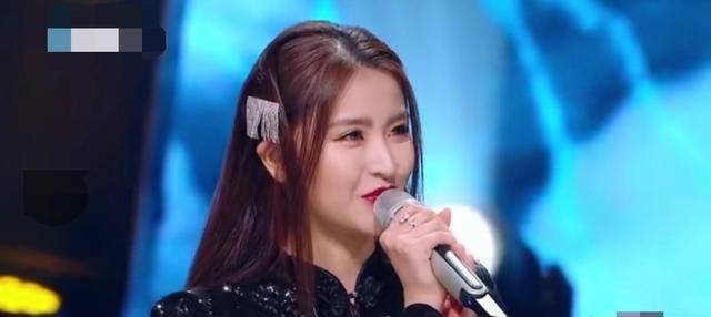 金子涵被主持人评价相貌和美图差别很大,并比喻成鹅蛋与馒头之别_节目