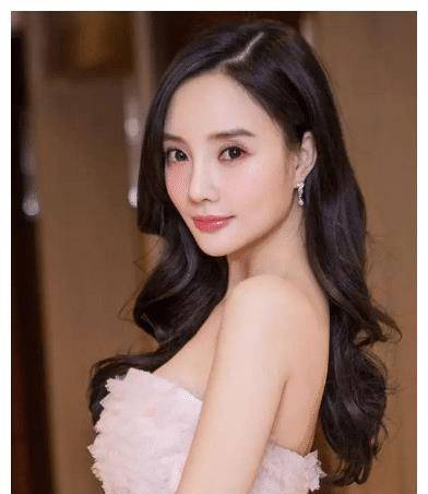 李小璐穿"连体衣"跳舞,获8万网友点赞,网友:不怪pg on_女儿_贾乃亮