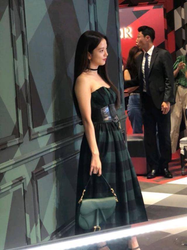 金智秀变胖副乳明显?