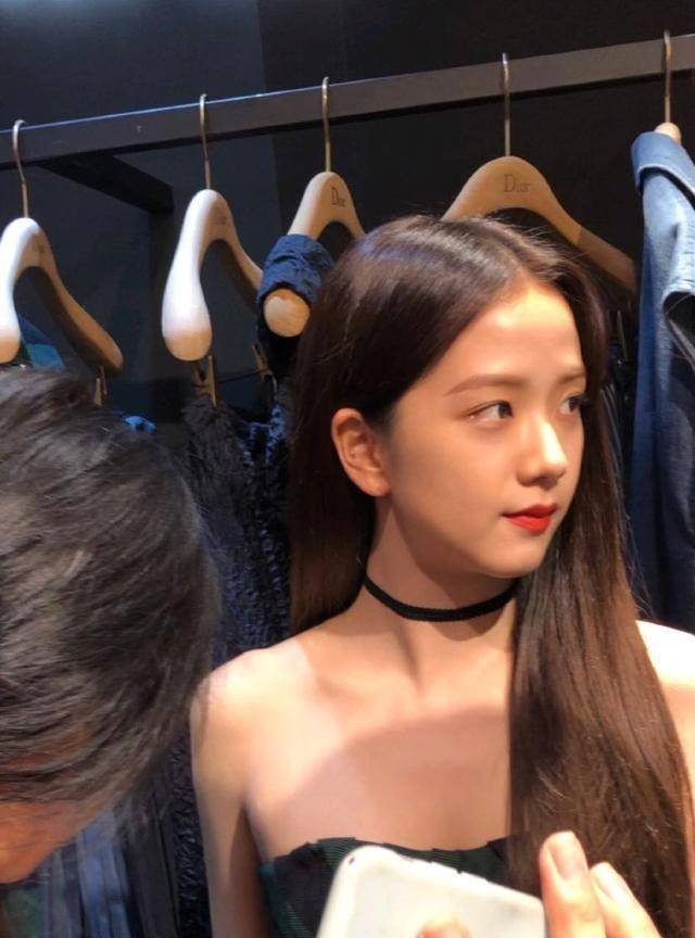 金智秀变胖副乳明显?