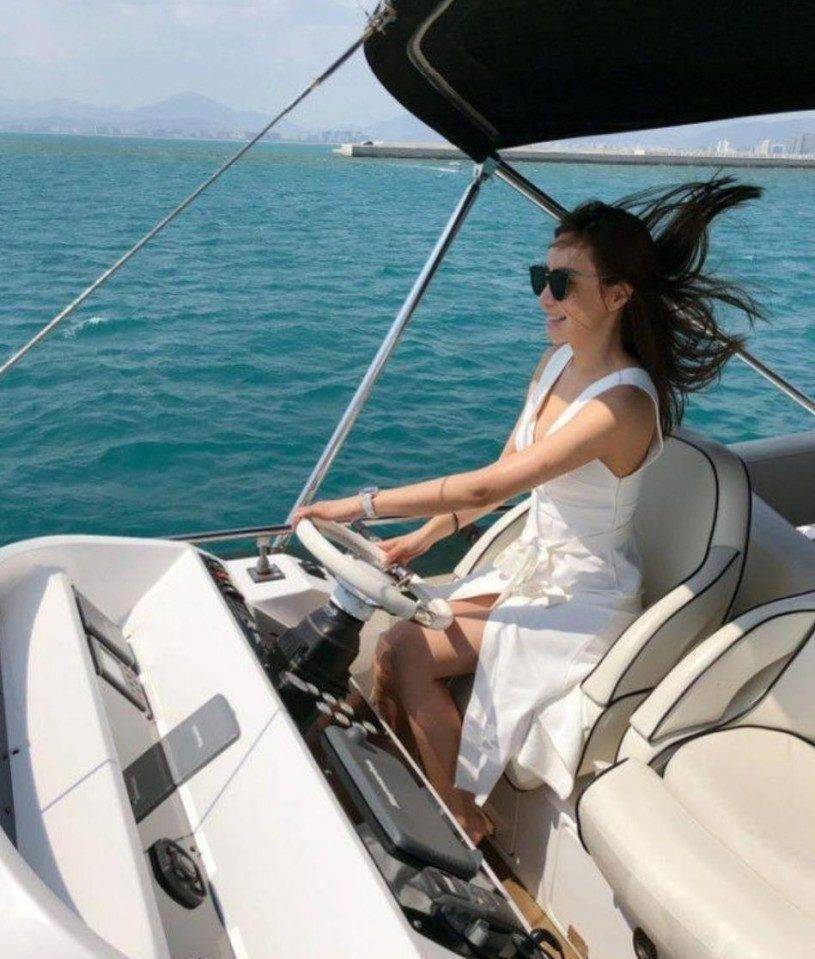 其实在韩雨芹的演艺生涯里,她还有一个亦师亦友的贵人不得不提,那就是