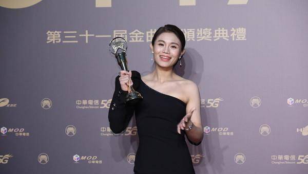 金曲/朱海君仰头说嗨哽咽!