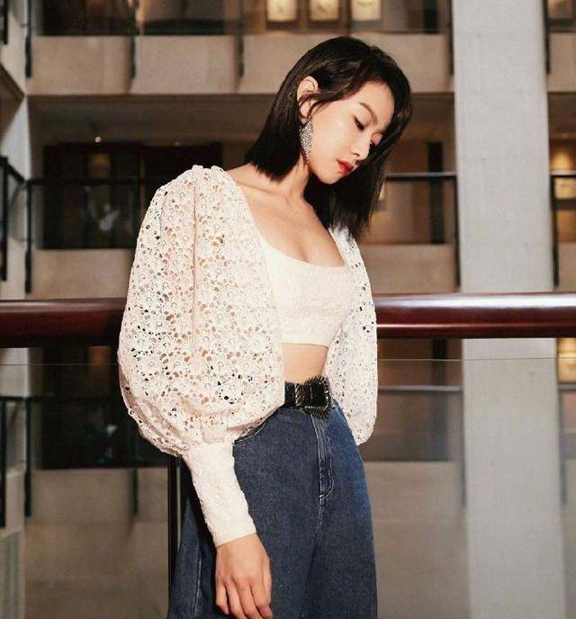 金鹰女神候选人宋茜,一袭珍珠白色束腰礼裙,玲珑曲线惊艳迷人_设计