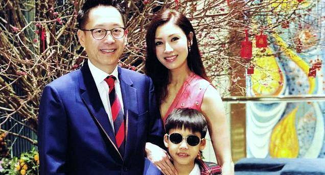 说洪欣"蠢",说刘銮雄发妻句粗口老女人,今李嘉欣过成这样_香港