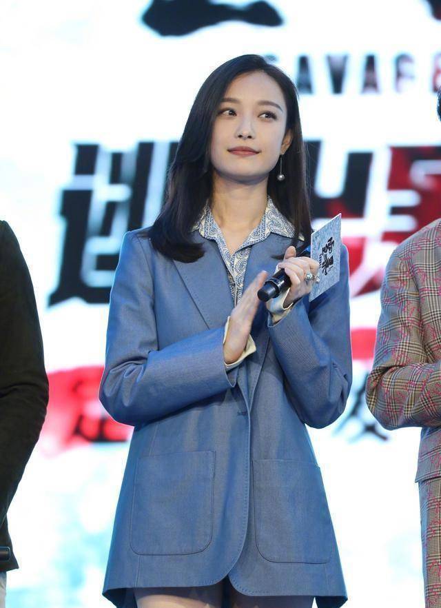 景甜,倪妮将西装穿出新花样,大v领露出锁骨,真诱人_气质_粉色_比例