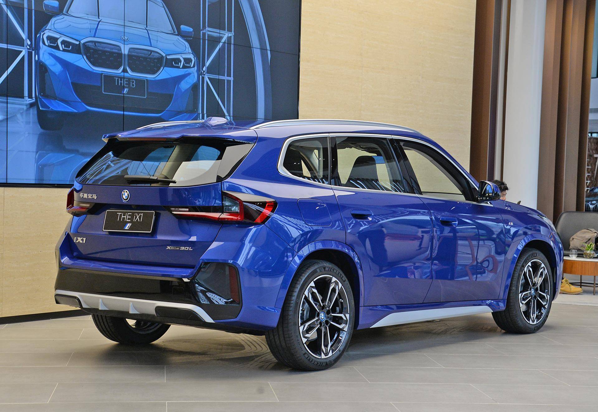 有望于今年下半年上市交付,华晨宝马ix1到店实拍图曝光_搜狐汽车_搜狐