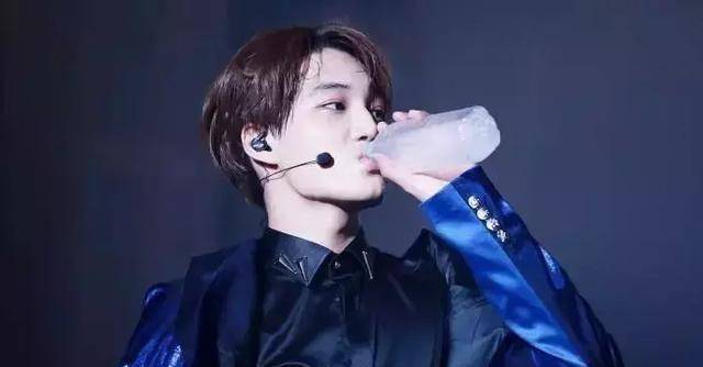 金钟仁jennie恋情"见光死",公开25天就分手?_kai_网友_舞蹈