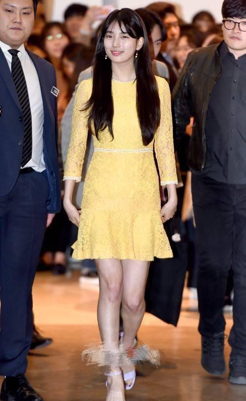 离开了李敏镐,秀智一身黄色连衣裙强势抢镜,网友:初恋回来了!