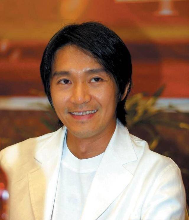 李成儒评价周星驰,称周星驰的无厘头是墙角,被怼回去脸色难看?