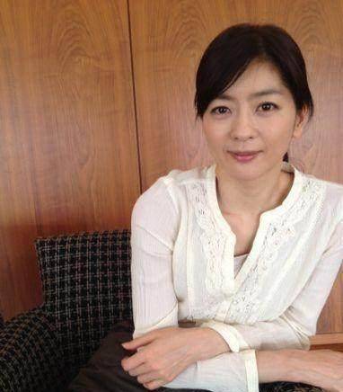 李连杰电影里面最有气质的美女,如今46岁比林志玲还美_中山忍_小伙伴