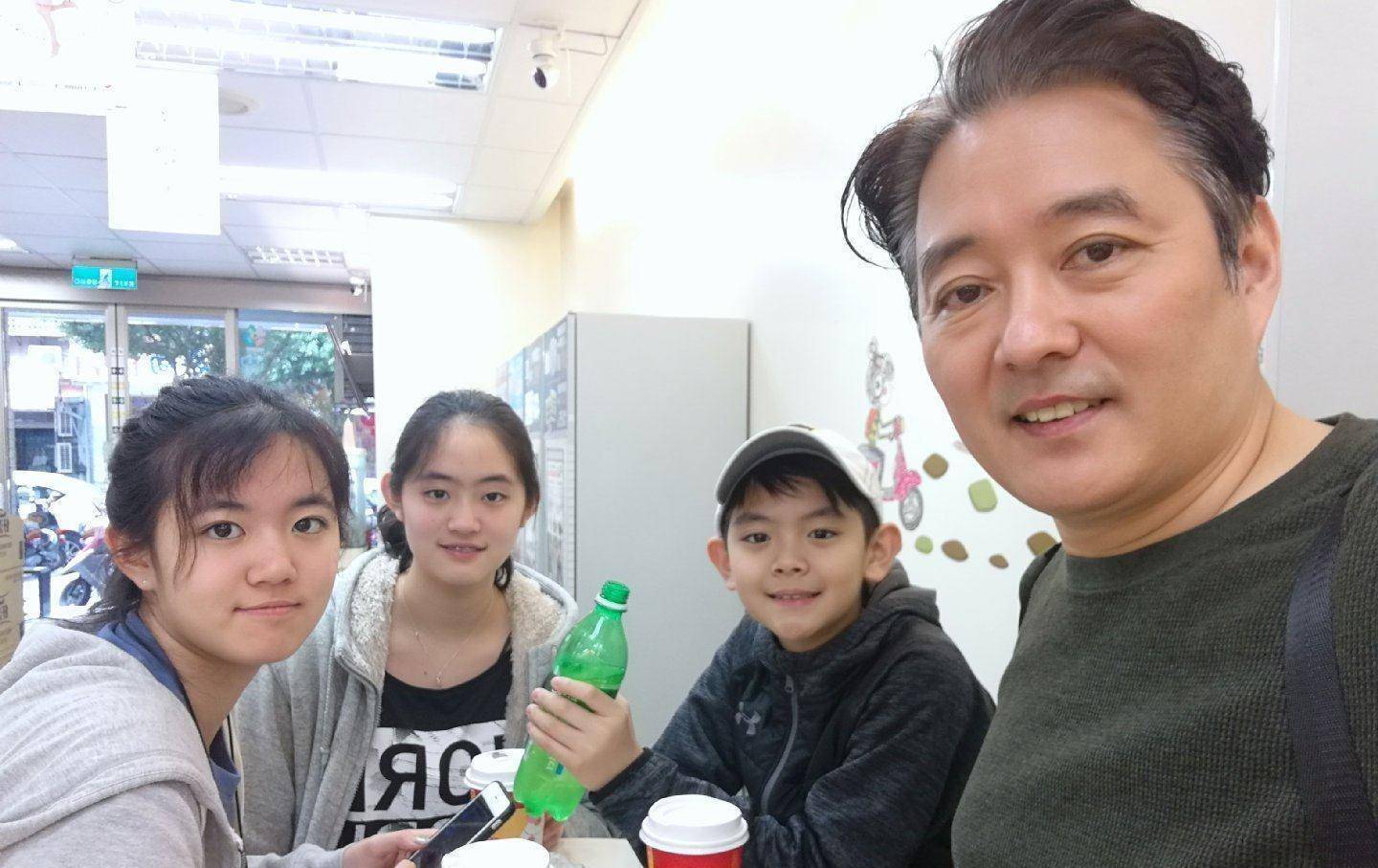 李志希李志奇,宋逸民宋达民,看了一堆剧照还是分不清两对双胞胎