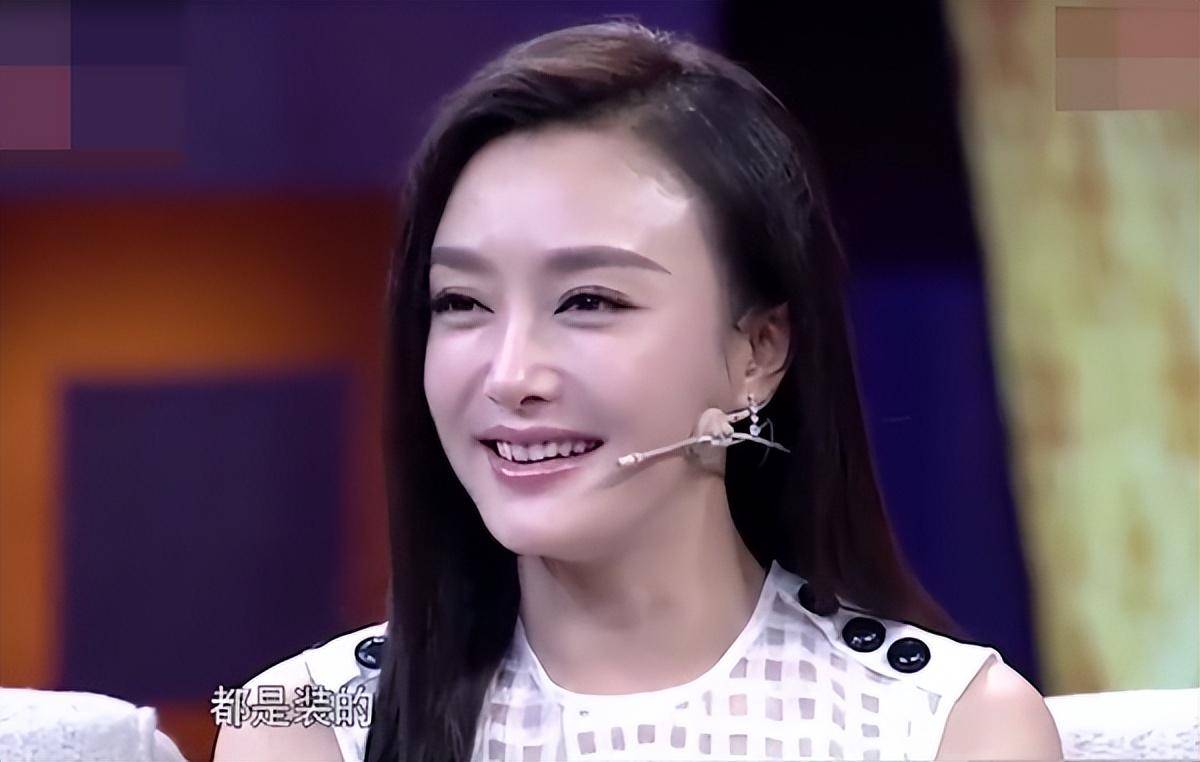 秦岚参加综艺节目,不料现场遭男演员揩油,下秒发飙甩其两个巴掌_作品