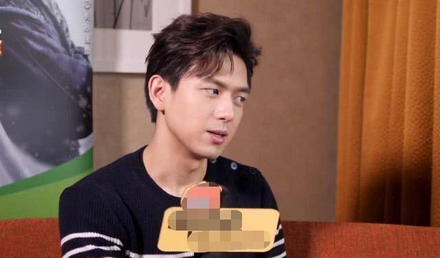 李现,张艺兴都自称要找女友,粉丝态度大不同,这家竟还催着找!