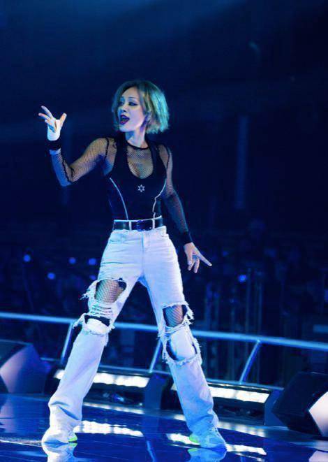 浪姐宁静身材也太火辣了吧!