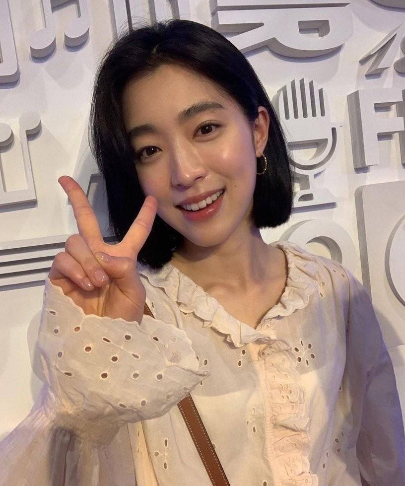 崔成恩的电视剧出道作则是2023年的《sf8》,她在「宇宙人赵安」篇章中