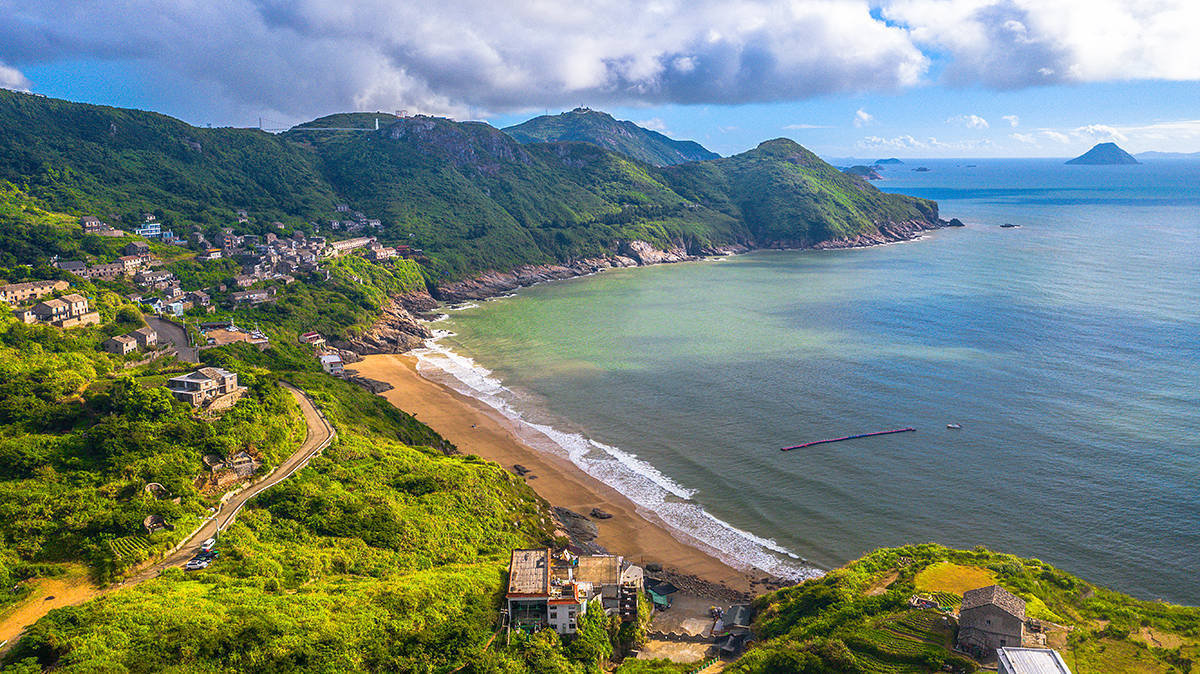 台州温岭石塘半岛,像渔村一样的旅游度假区,碧色的美景海岸线