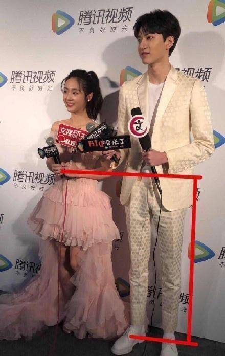 当他和邢菲同框时,腿长度直逼邢菲的腰_剧中_身高_训练