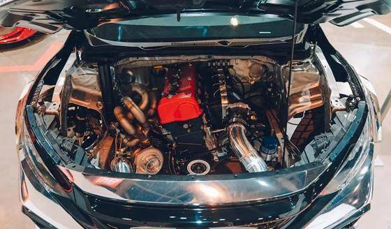 5t四缸发动机换成了纵置v8引擎,发动机是非常有名气的k24引擎,压缩比