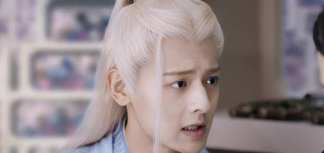 琉璃:腾蛇调查魔煞星来历,青龙调戏他反遭嫌弃,他对腾蛇是真爱_误会