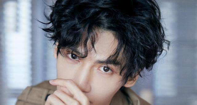 罗云熙33岁生日将至,两部新作开拍在即,天妃的心愿一致_衣行_行程