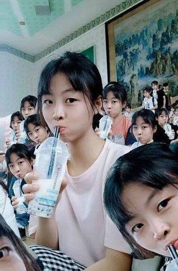 搞笑ps系列,大神帮妹子p成了"奶茶妹妹",网友:必火无疑_照片_时候