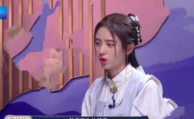 鞠婧祎当场骂哭师妹,看到宋昕冉泣不成声,小鞠也忍不住红了眼眶_节目