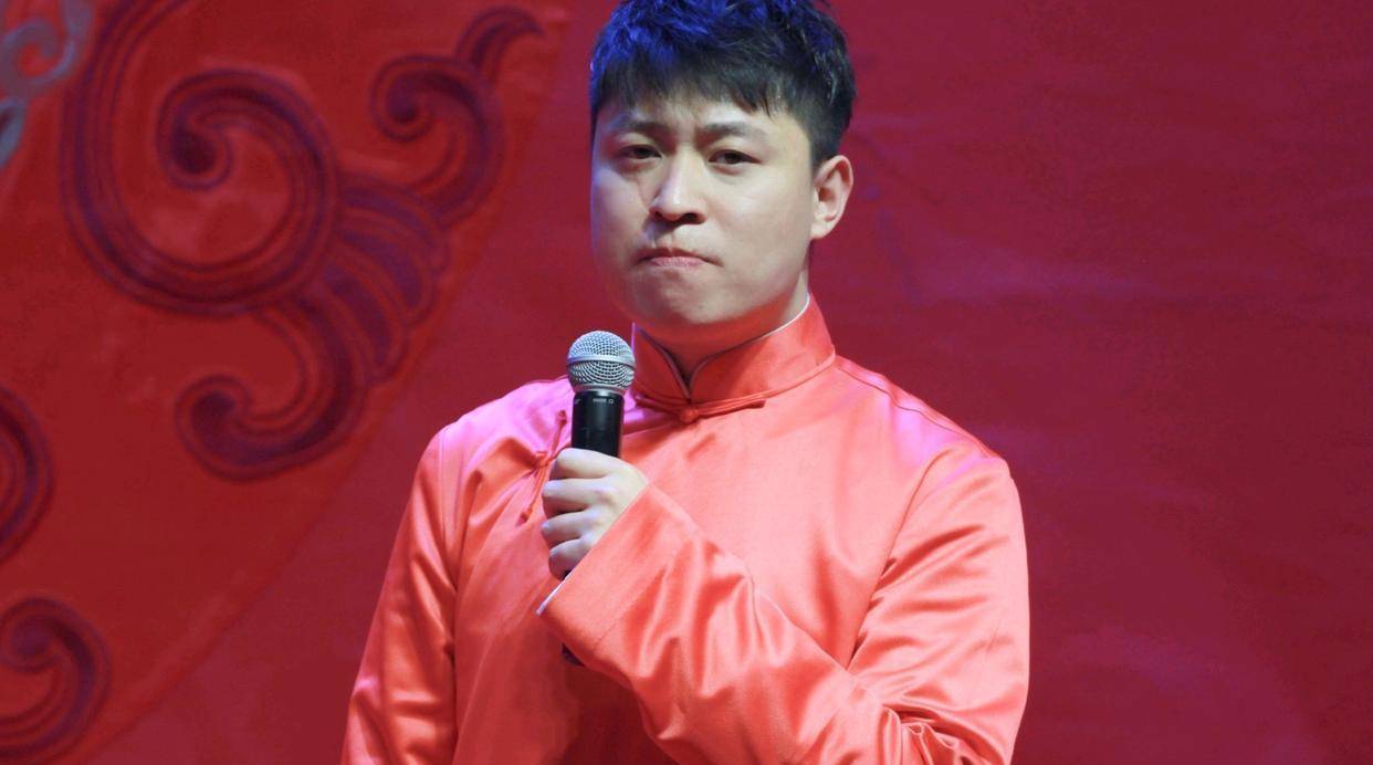 曾经让曹云金都害怕的狠人,如今成了哄孩子专家_李鹤东_谢金_东哥