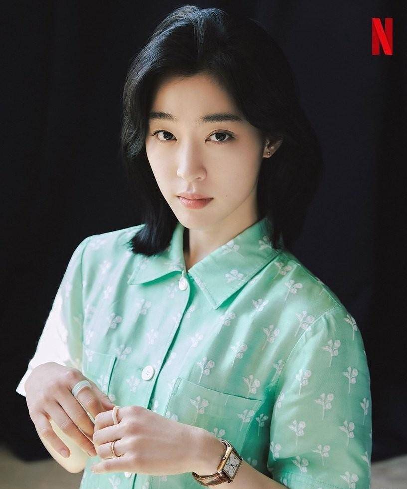 今年25岁的崔成恩,于2018年成为话剧演员出道,并在2023年时出演首部