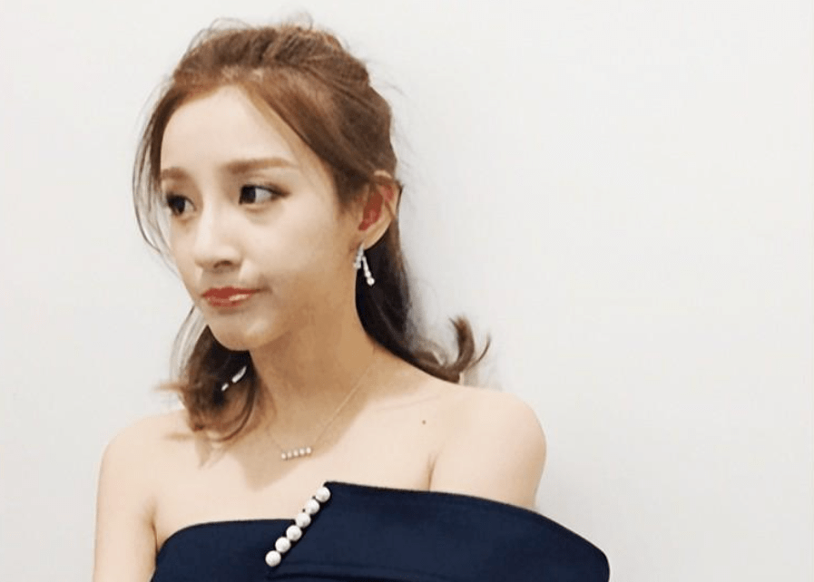 原来主持人也喜欢"造假",从睫毛,到屁股,甚至发型都