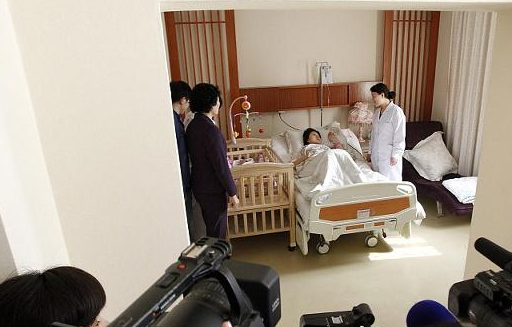 原创            月子坐30天还是42天呢？其实产妇身体有这表现，就可以出月子了（月子30天还是40天）