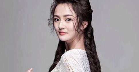 但两人最终还是以分手告终,听说是因为两人在舞蹈上有很多分歧,刘福洋