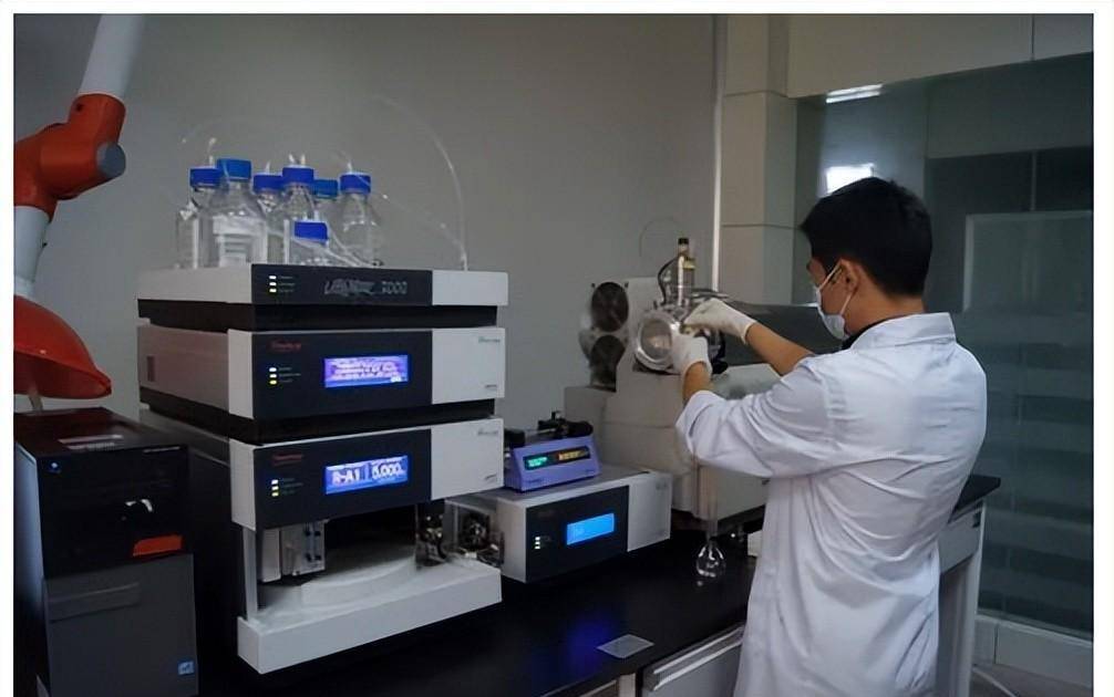 同样戴伊等人通过紫外-可见分光光度法估算氟氯西林门德斯等研究了高