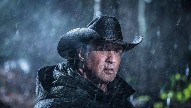 然而,真正的观众知道约翰·兰博是一个有血有肉,真实存在的三维人物.